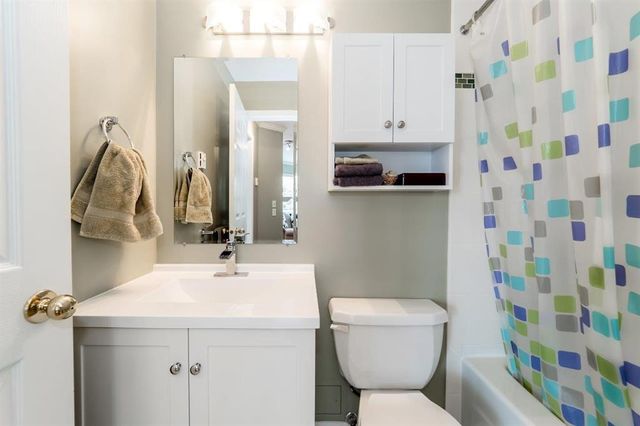 62057 at 301 - 250 4th Street W, North Vancouver