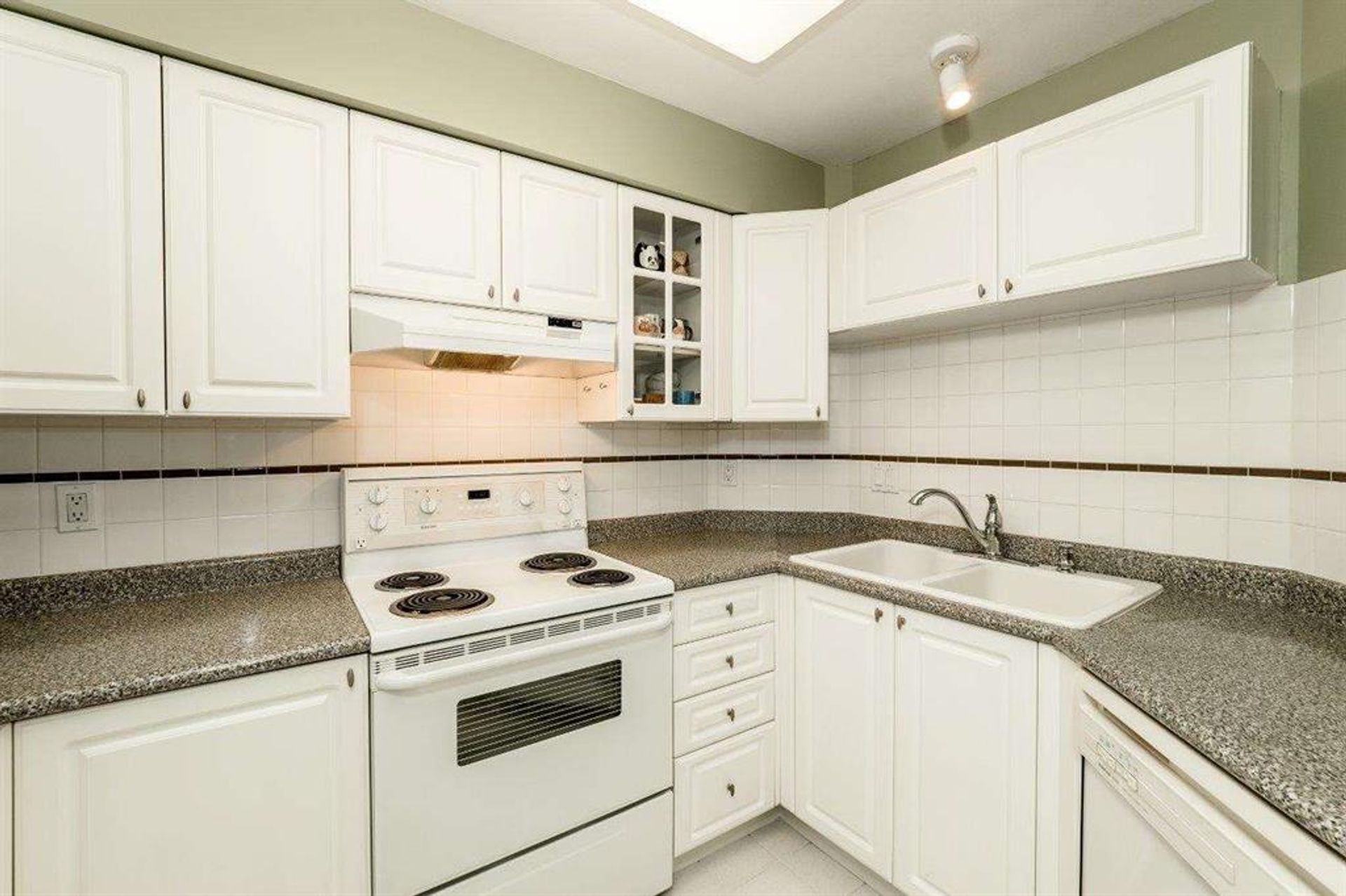 62049 at 301 - 250 4th Street W, North Vancouver