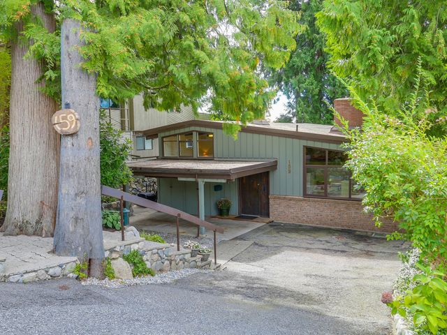 62152 at 159 Kensington, North Vancouver