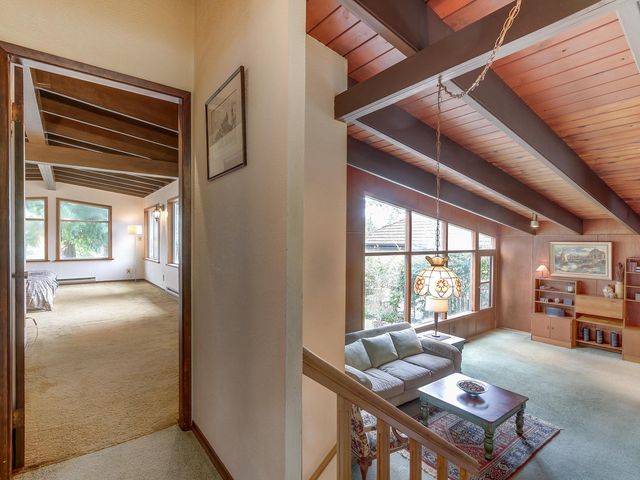 62185 at 159 Kensington, North Vancouver