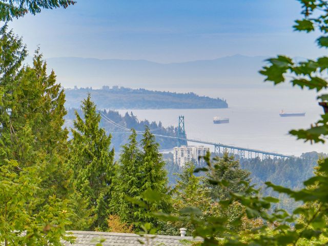 62197 at 159 Kensington, North Vancouver