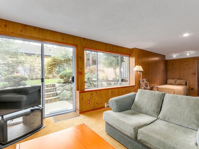 62203 at 159 Kensington, North Vancouver