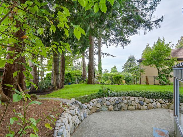 62218 at 159 Kensington, North Vancouver