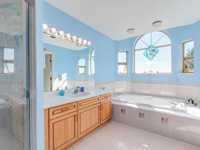 62434 at 1517 Lawson Avenue, North Vancouver