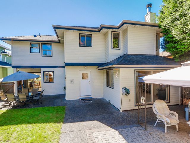 62443 at 1517 Lawson Avenue, North Vancouver