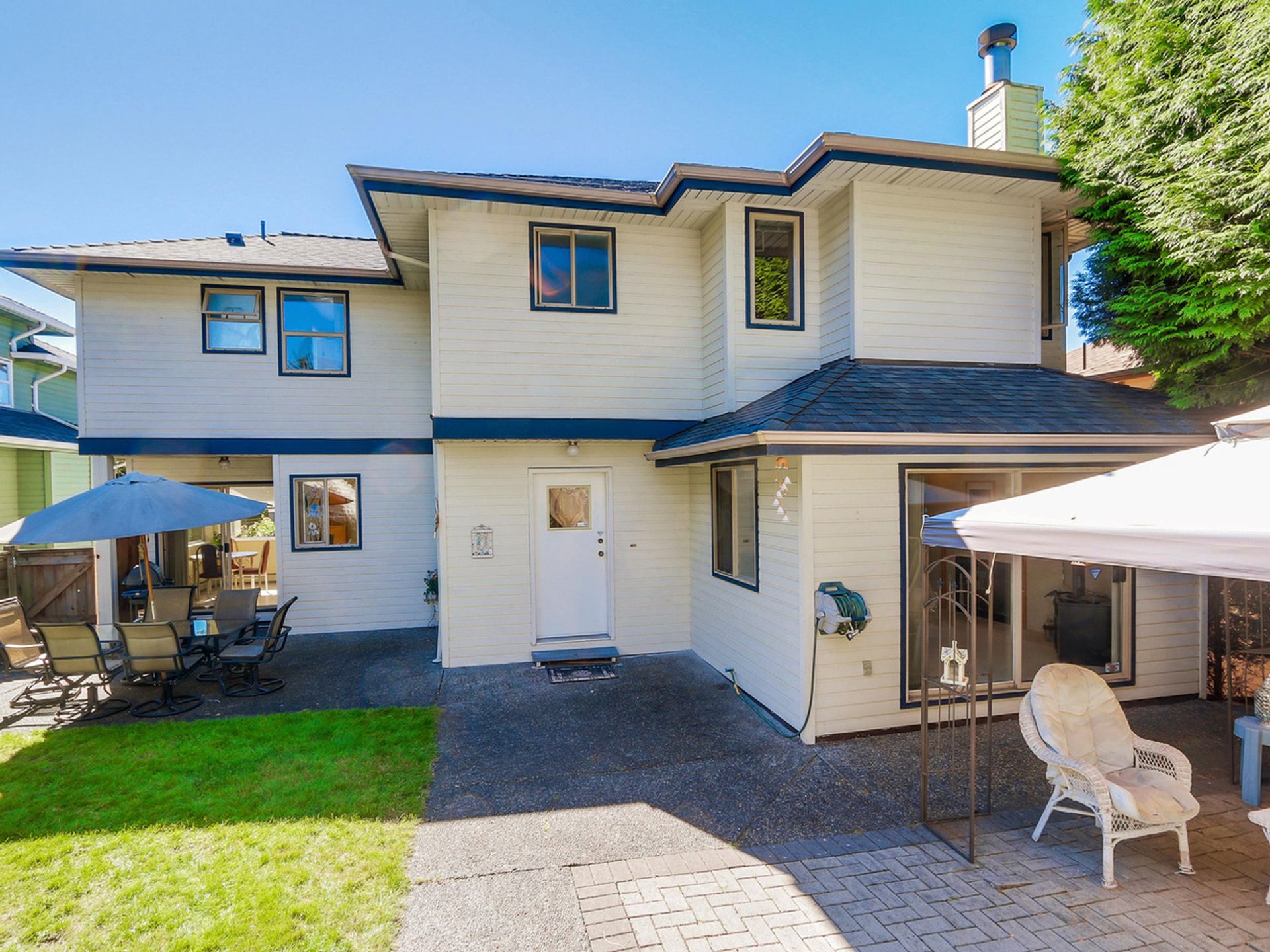 62443 at 1517 Lawson Avenue, North Vancouver