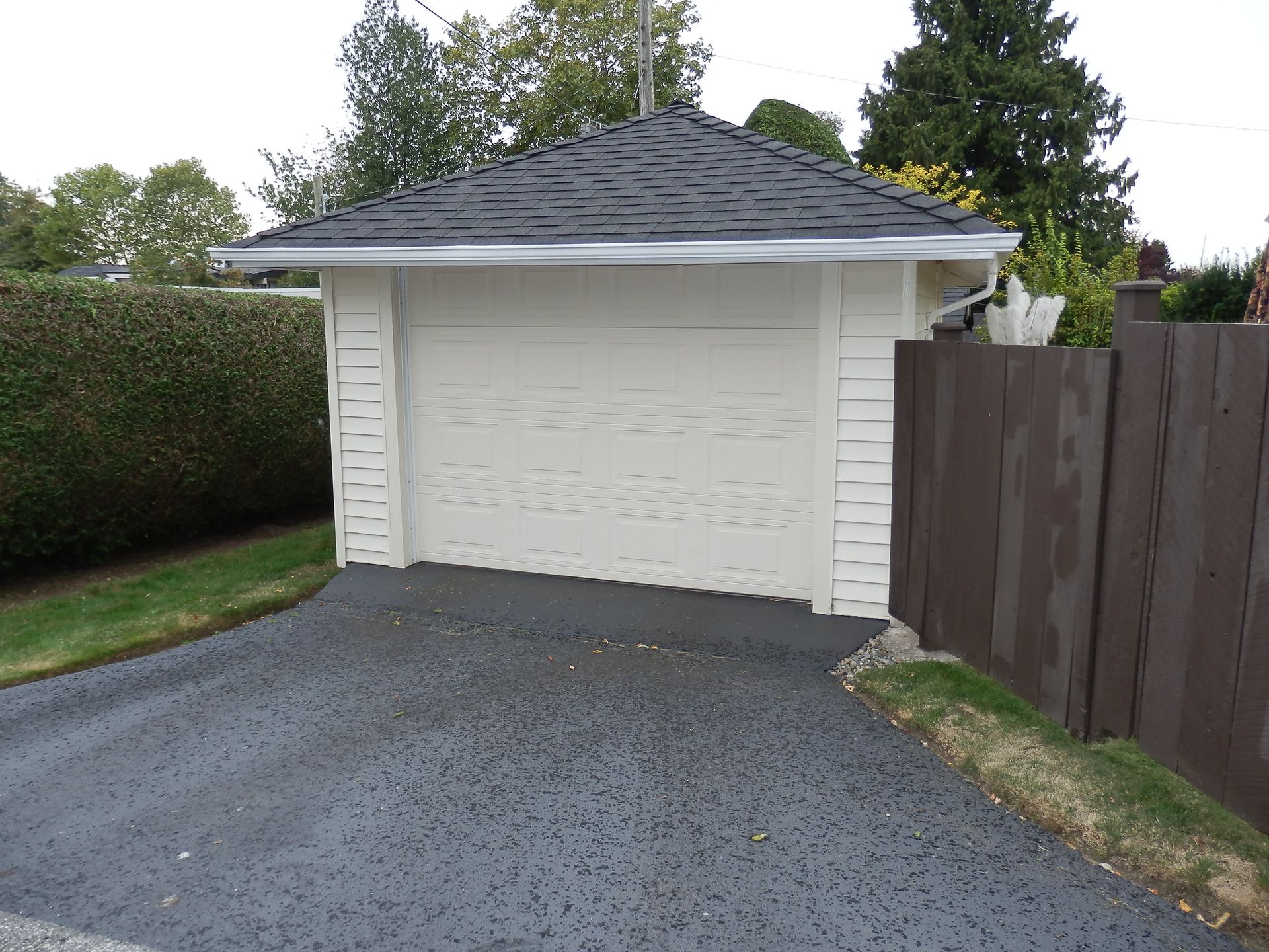 62592 at 533 16th Street E, North Vancouver