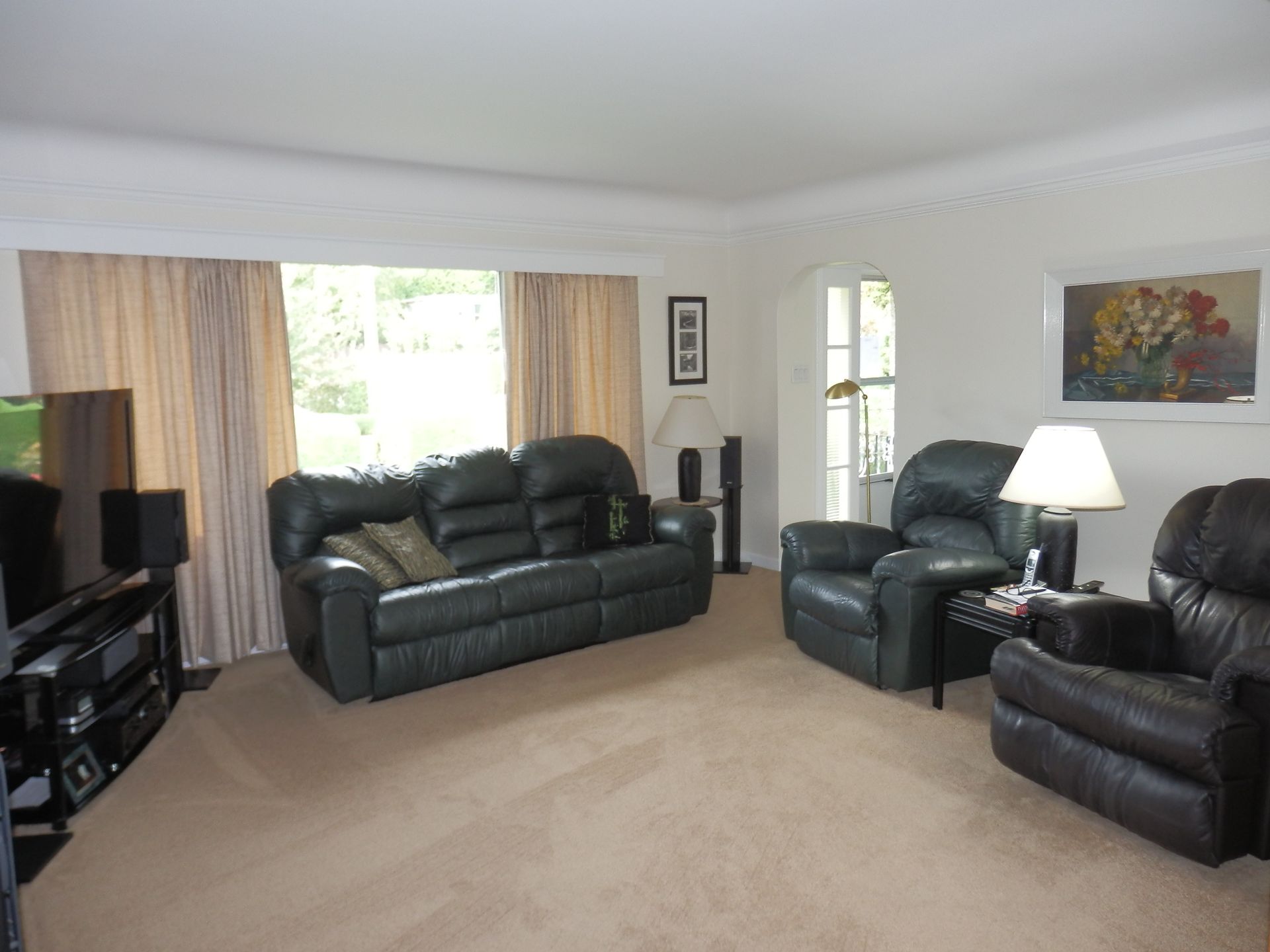 62610 at 533 16th Street E, North Vancouver