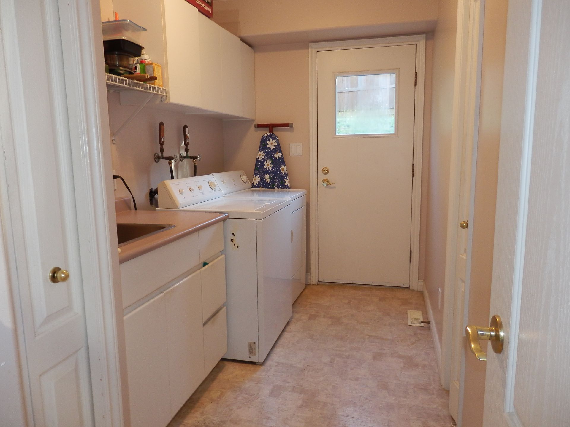 62759 at 192 Montroyal Boulevard, North Vancouver