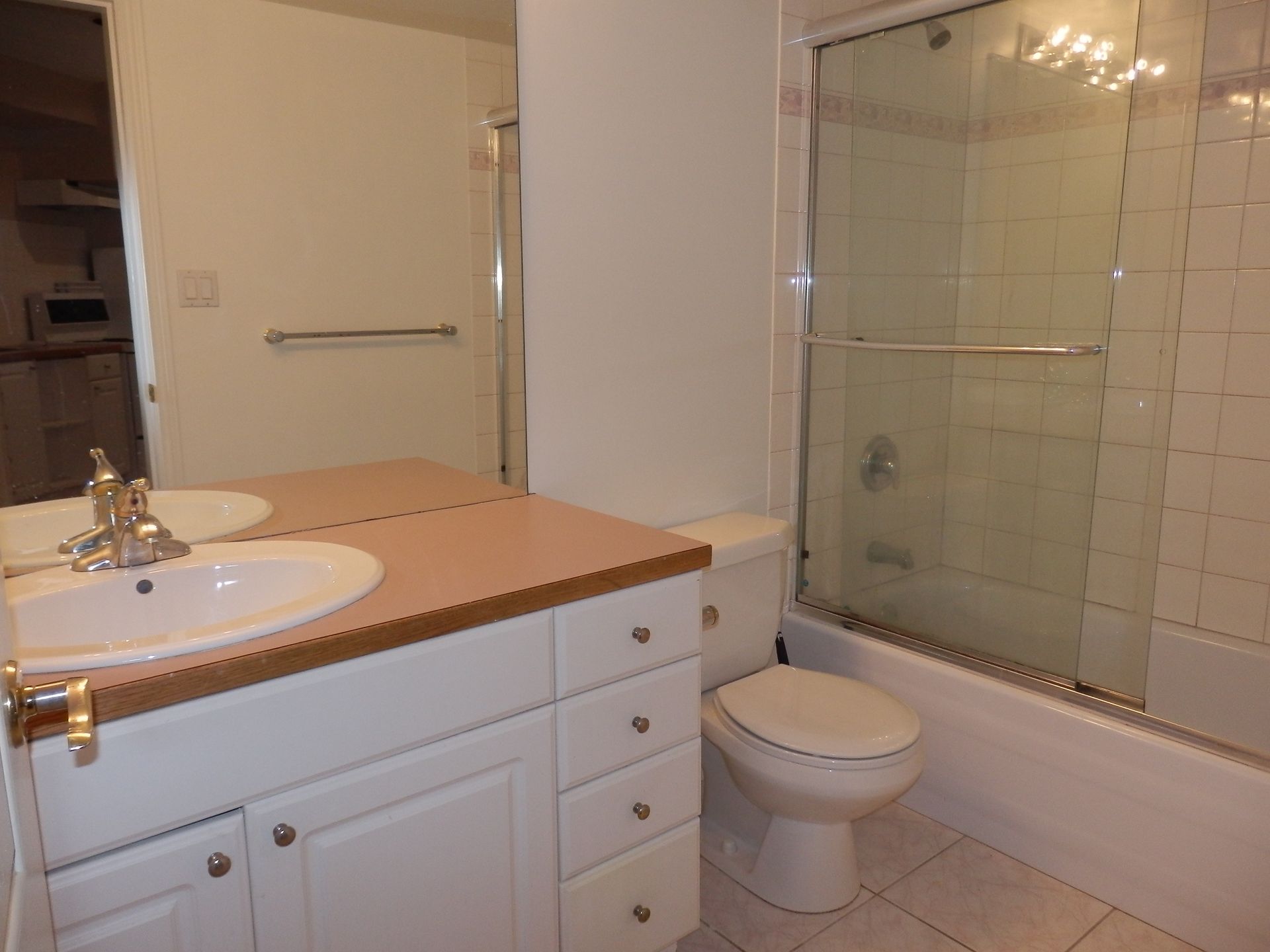 62823 at 192 Montroyal Boulevard, North Vancouver