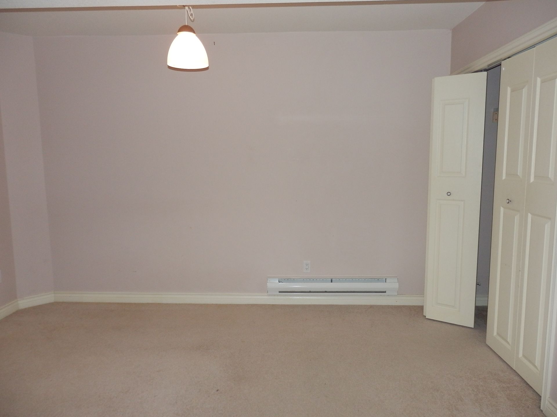 62826 at 192 Montroyal Boulevard, North Vancouver