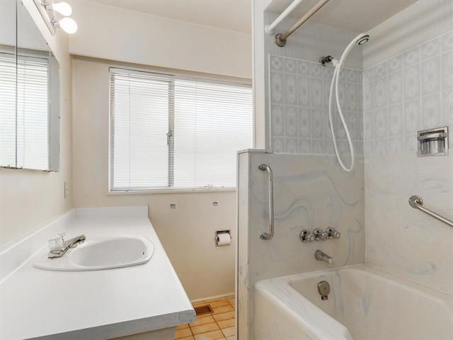 63036 at 1705 Arborlynn Drive, North Vancouver