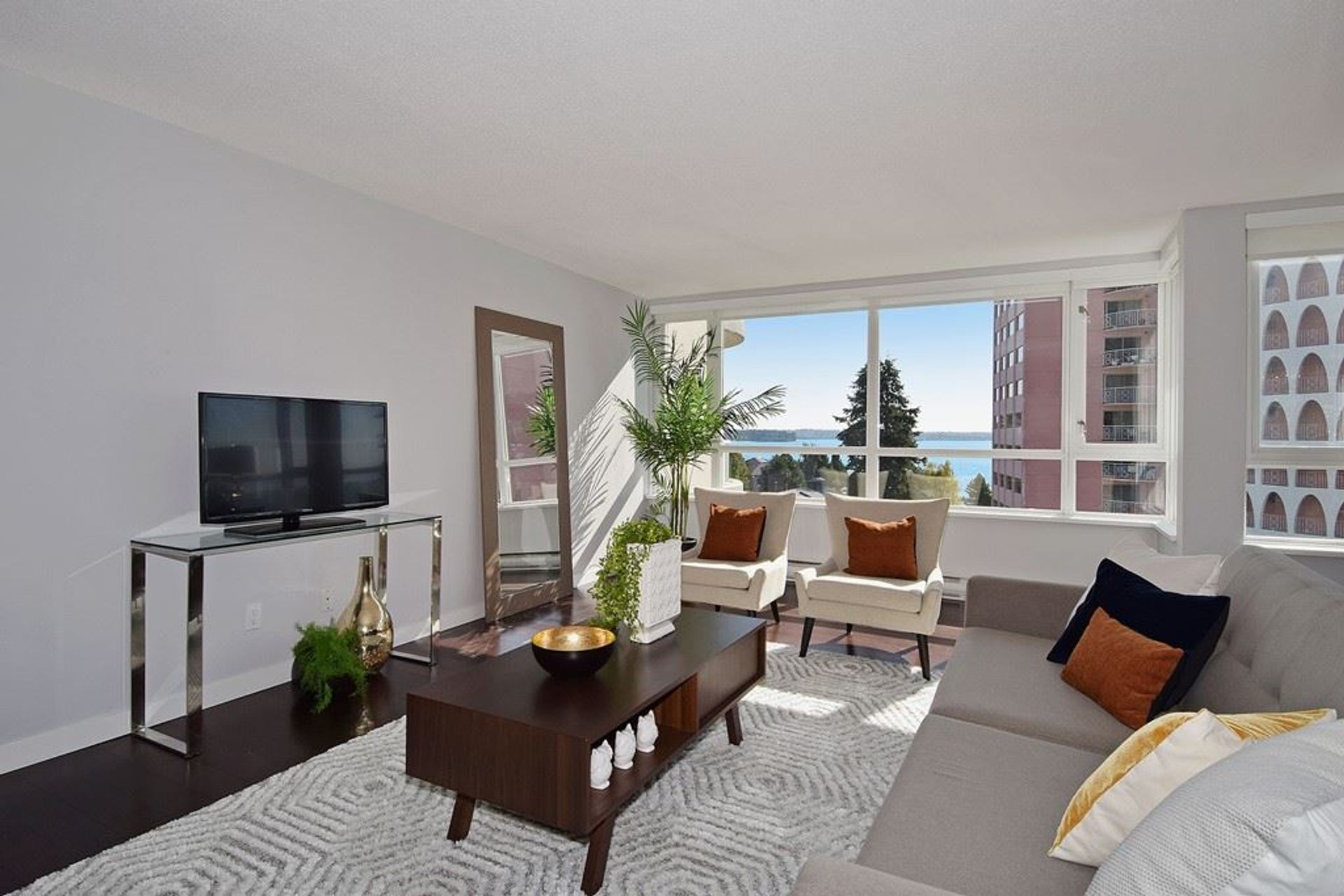 63068 at 603 - 2203 Bellevue Avenue, West Vancouver