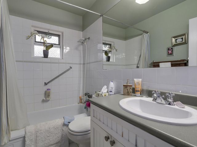 63161 at 1033 Kennedy Avenue, North Vancouver