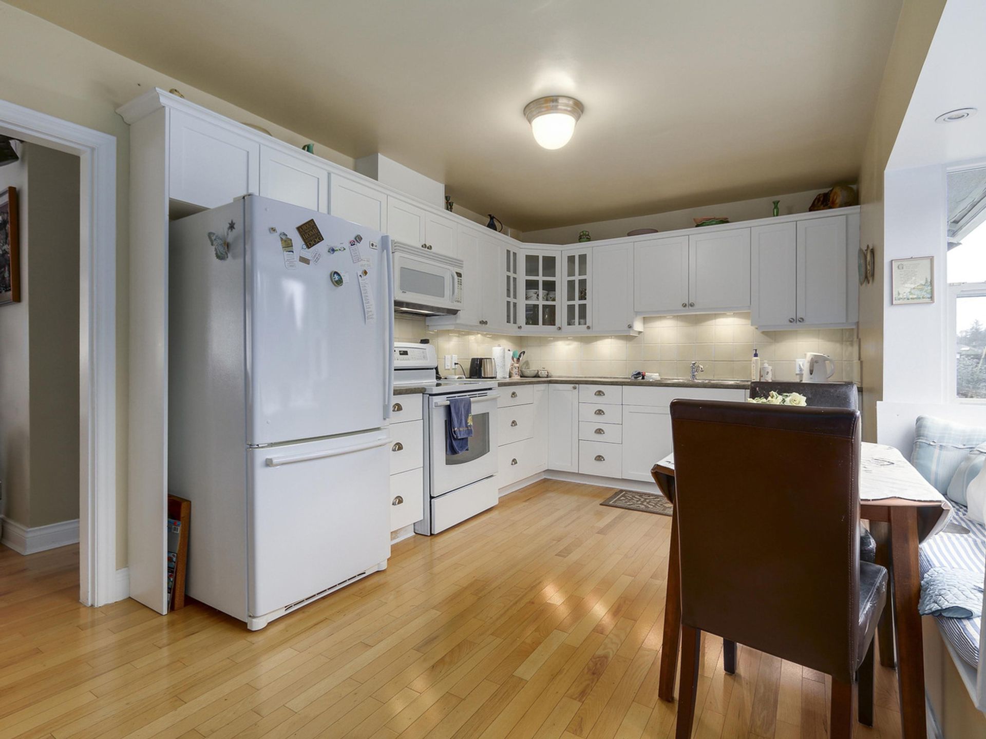 63143 at 1033 Kennedy Avenue, North Vancouver