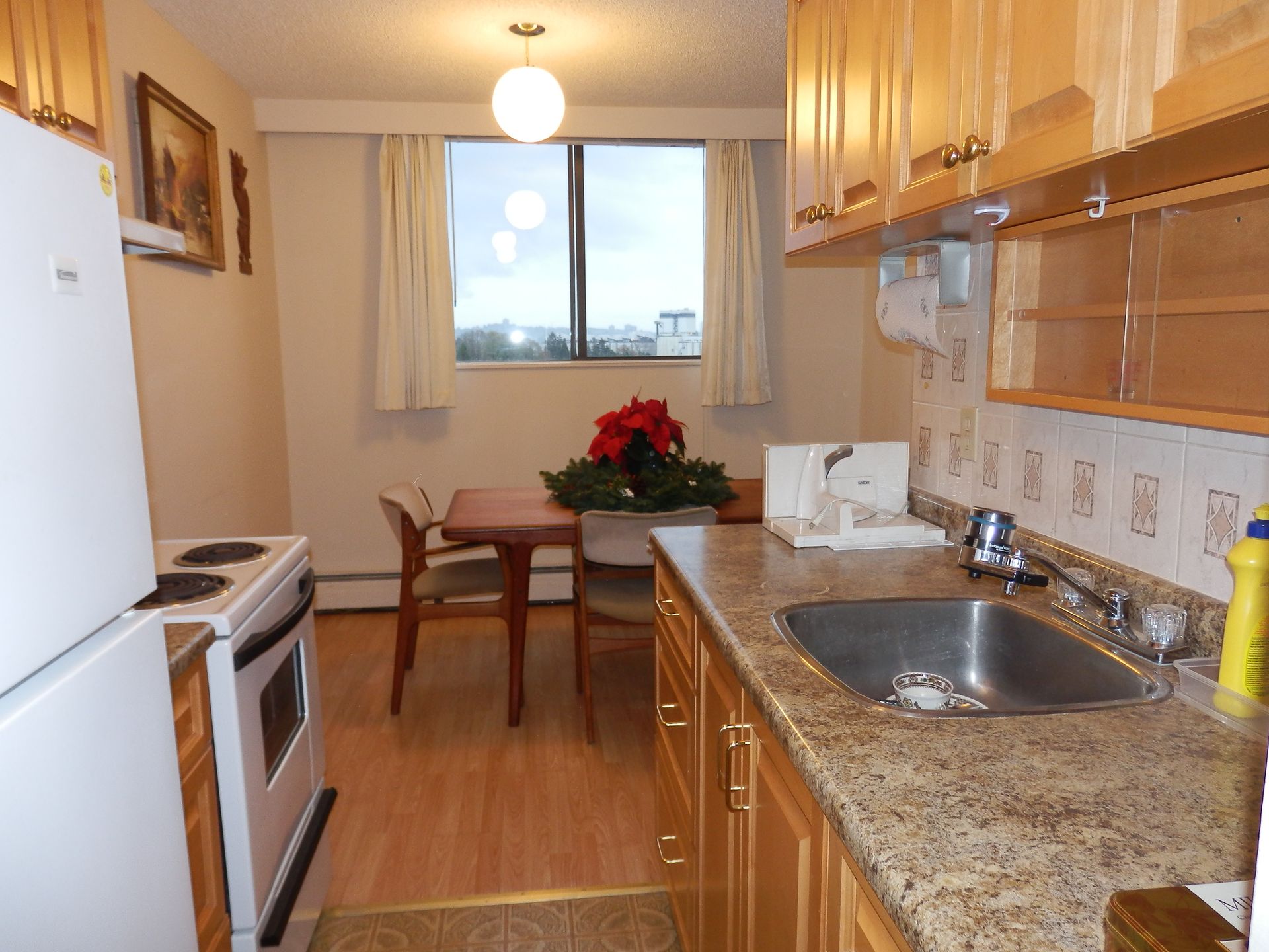 63297 at 907 - 145 St. Georges Avenue, North Vancouver