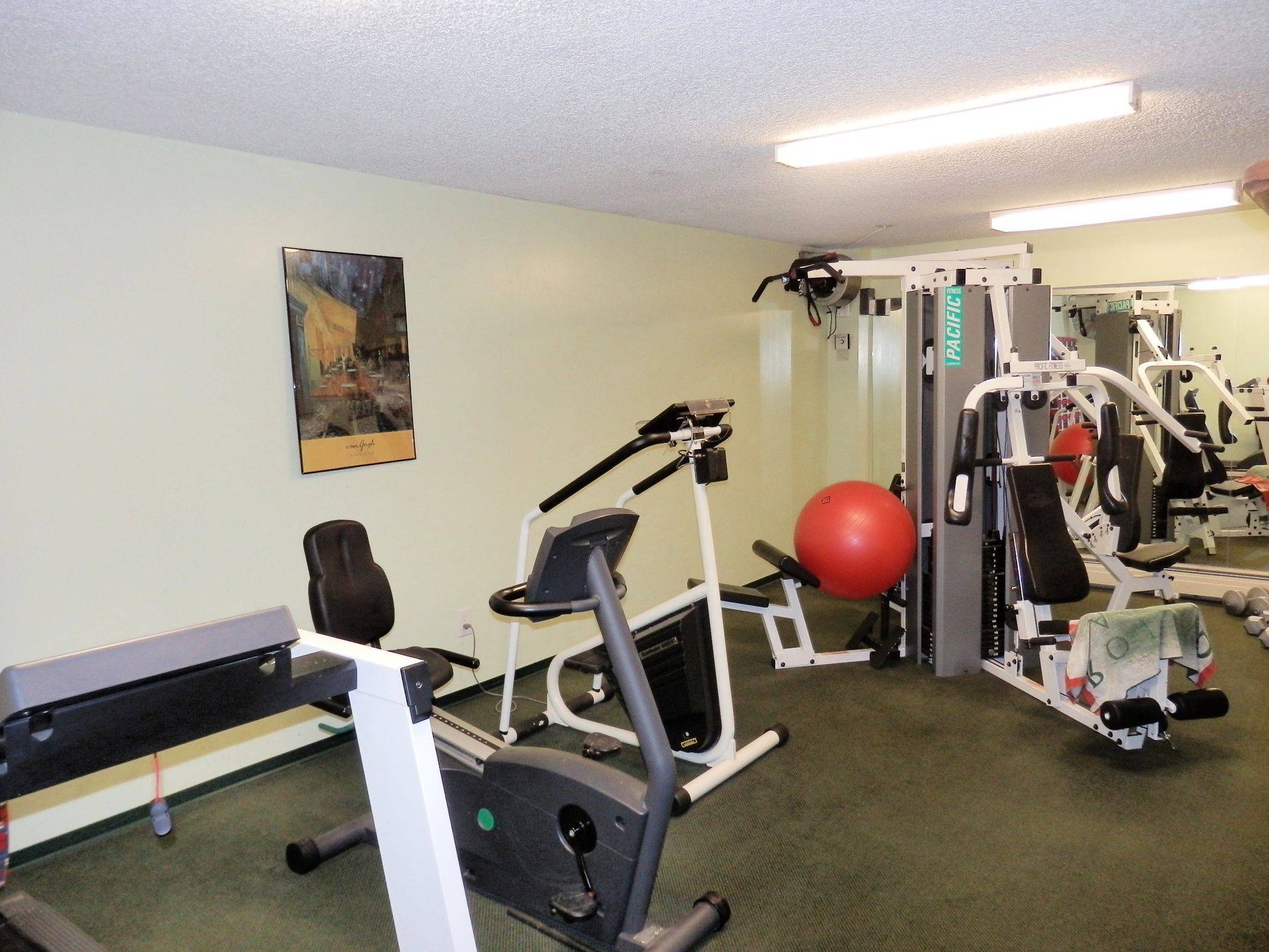 63318 at 907 - 145 St. Georges Avenue, North Vancouver