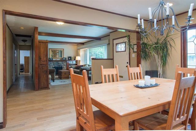 63484 at 1207 Silverwood Crescent, North Vancouver