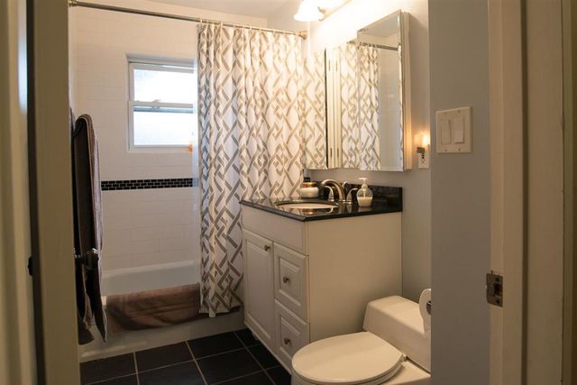 63527 at 1207 Silverwood Crescent, North Vancouver