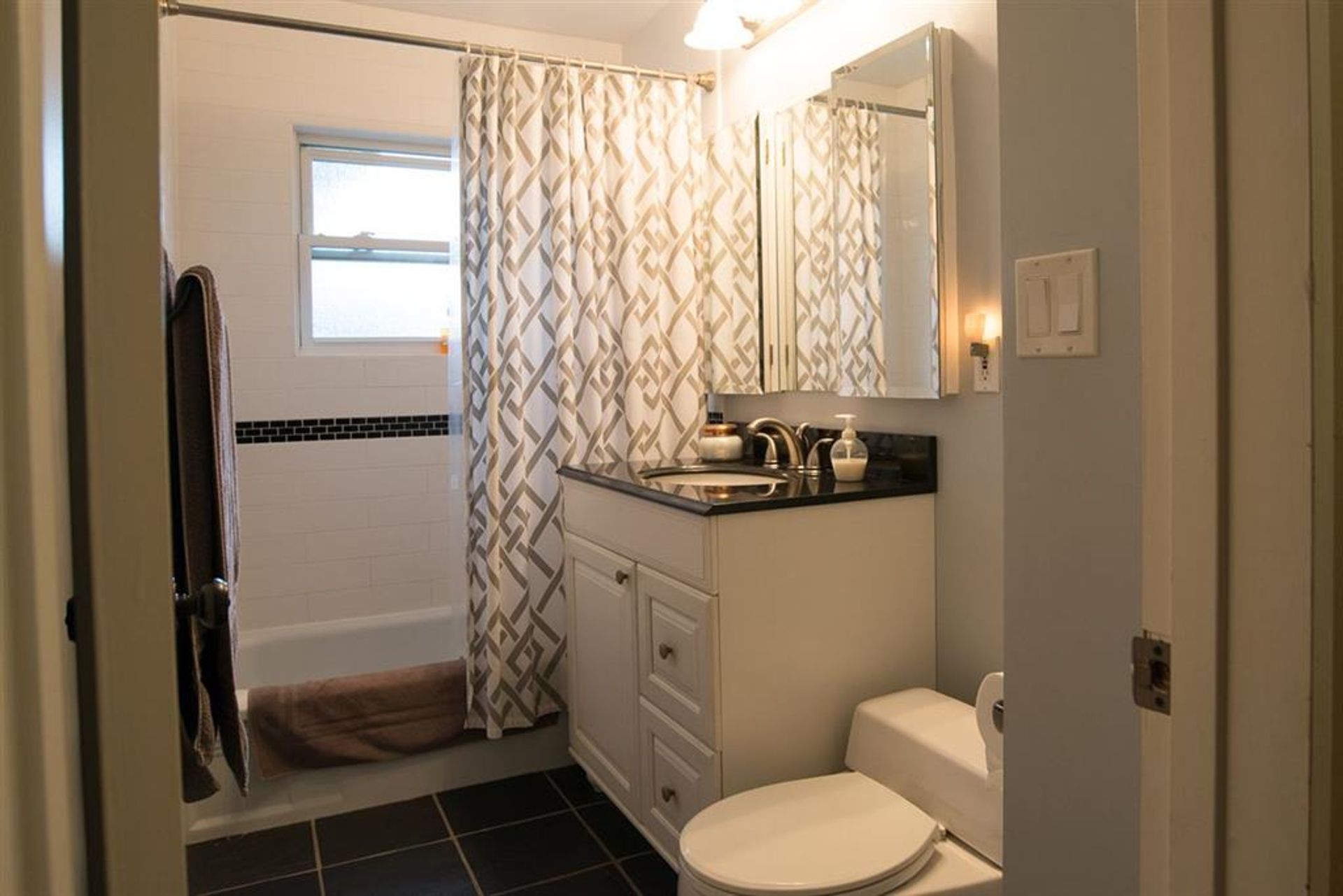 63527 at 1207 Silverwood Crescent, North Vancouver