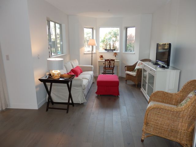 63887 at 202 - 1050 Bowron Court, North Vancouver