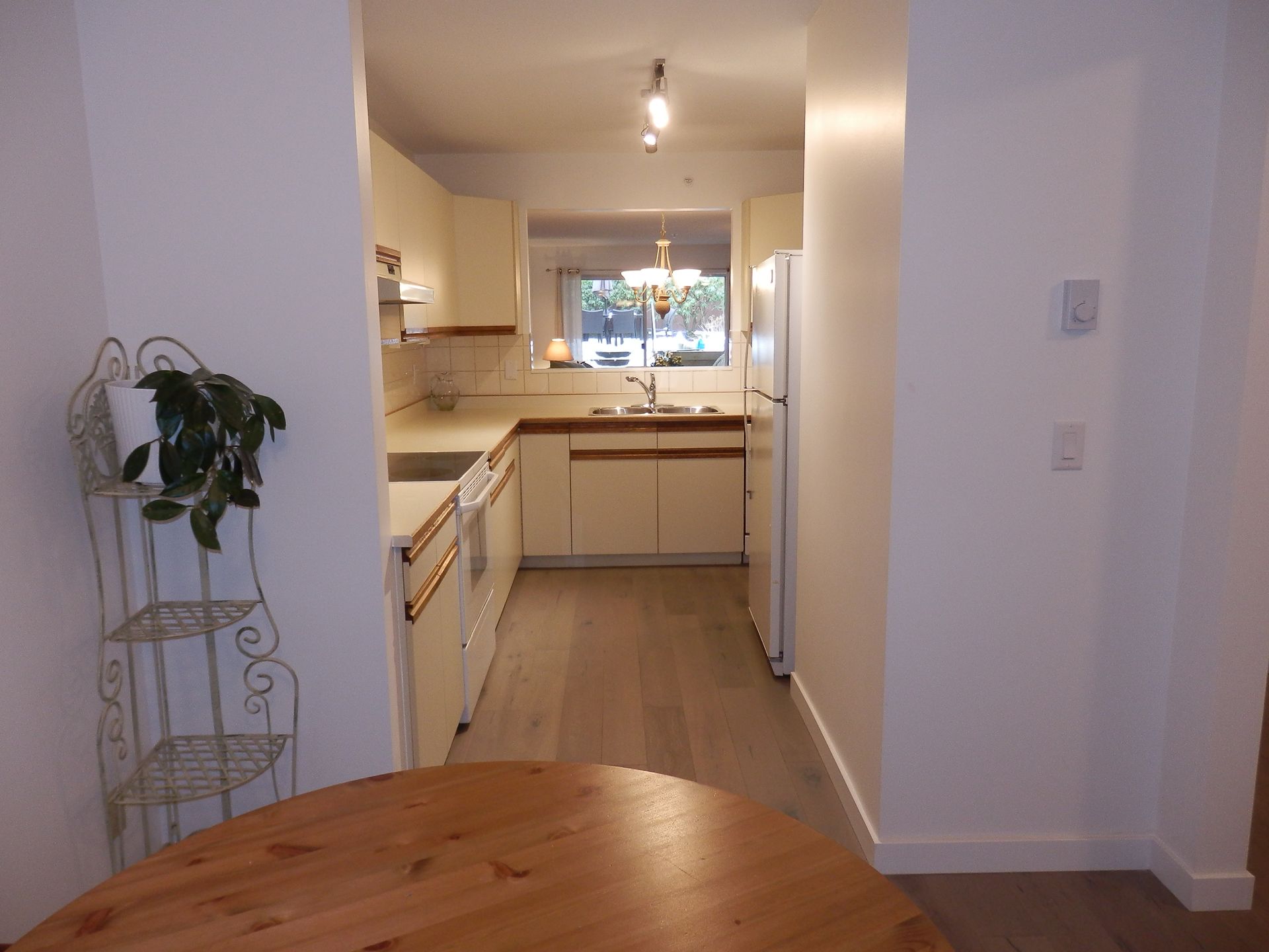 63860 at 202 - 1050 Bowron Court, North Vancouver