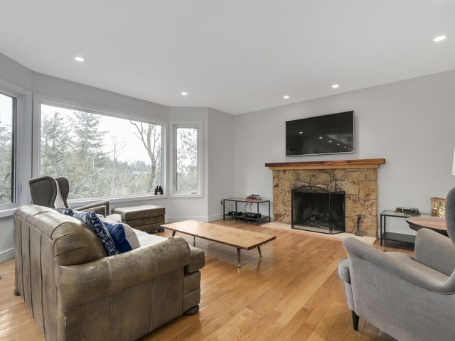 64497 at 6202 Overstone Drive, West Vancouver