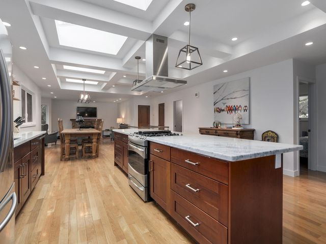 64509 at 6202 Overstone Drive, West Vancouver