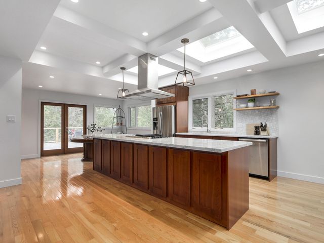 64558 at 6202 Overstone Drive, West Vancouver