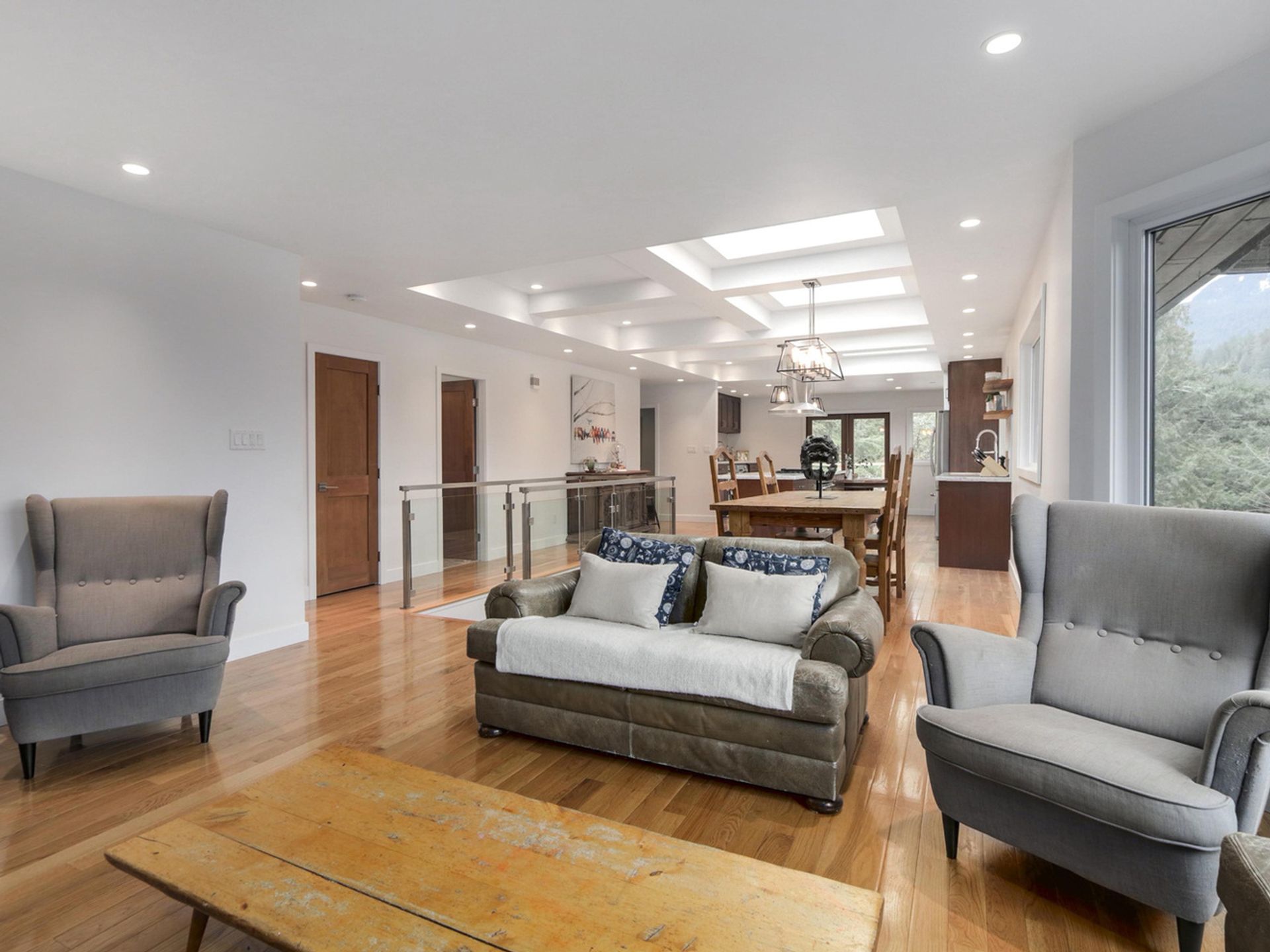 64500 at 6202 Overstone Drive, West Vancouver