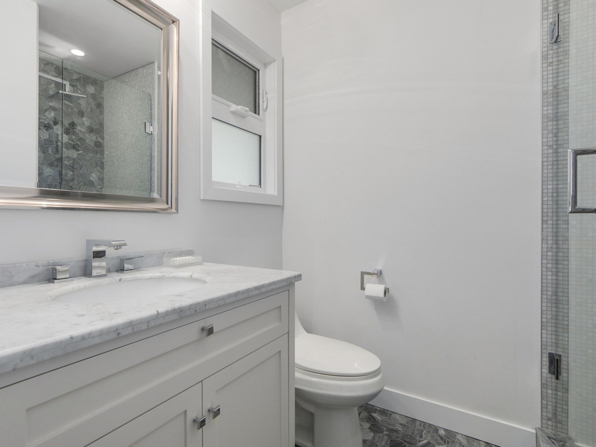 64517 at 6202 Overstone Drive, West Vancouver