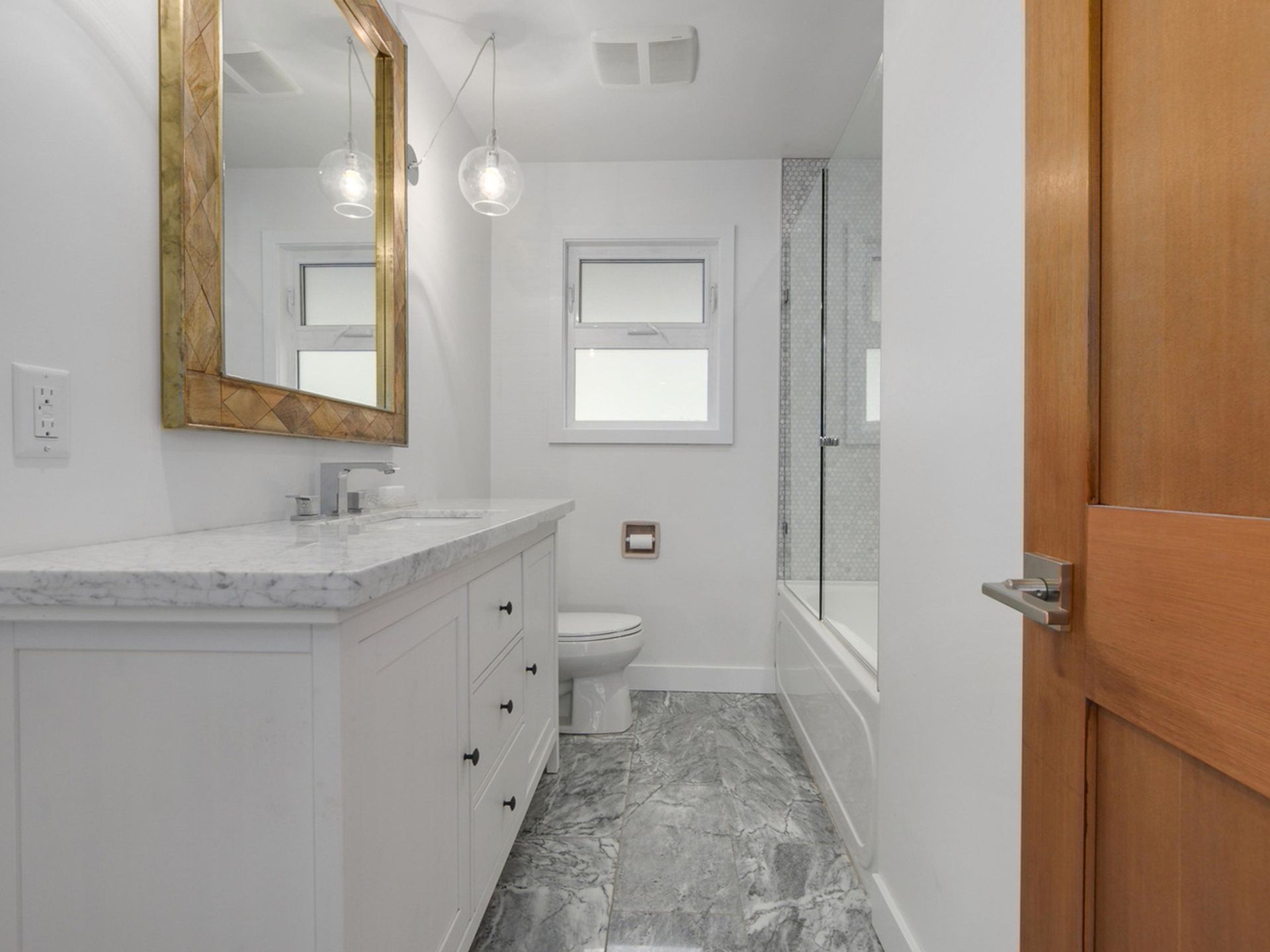 64527 at 6202 Overstone Drive, West Vancouver