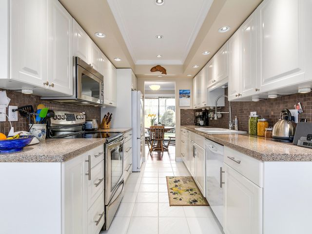 63962-1 at 1135 Montroyal Boulevard, North Vancouver