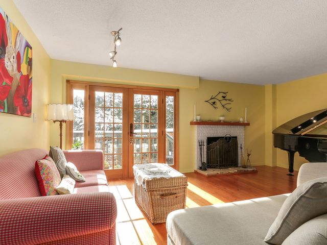 64012 at 1576 Mcnair Drive, North Vancouver