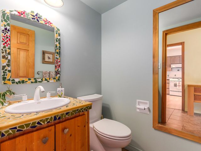 64024 at 1576 Mcnair Drive, North Vancouver