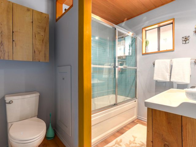 64039 at 1576 Mcnair Drive, North Vancouver