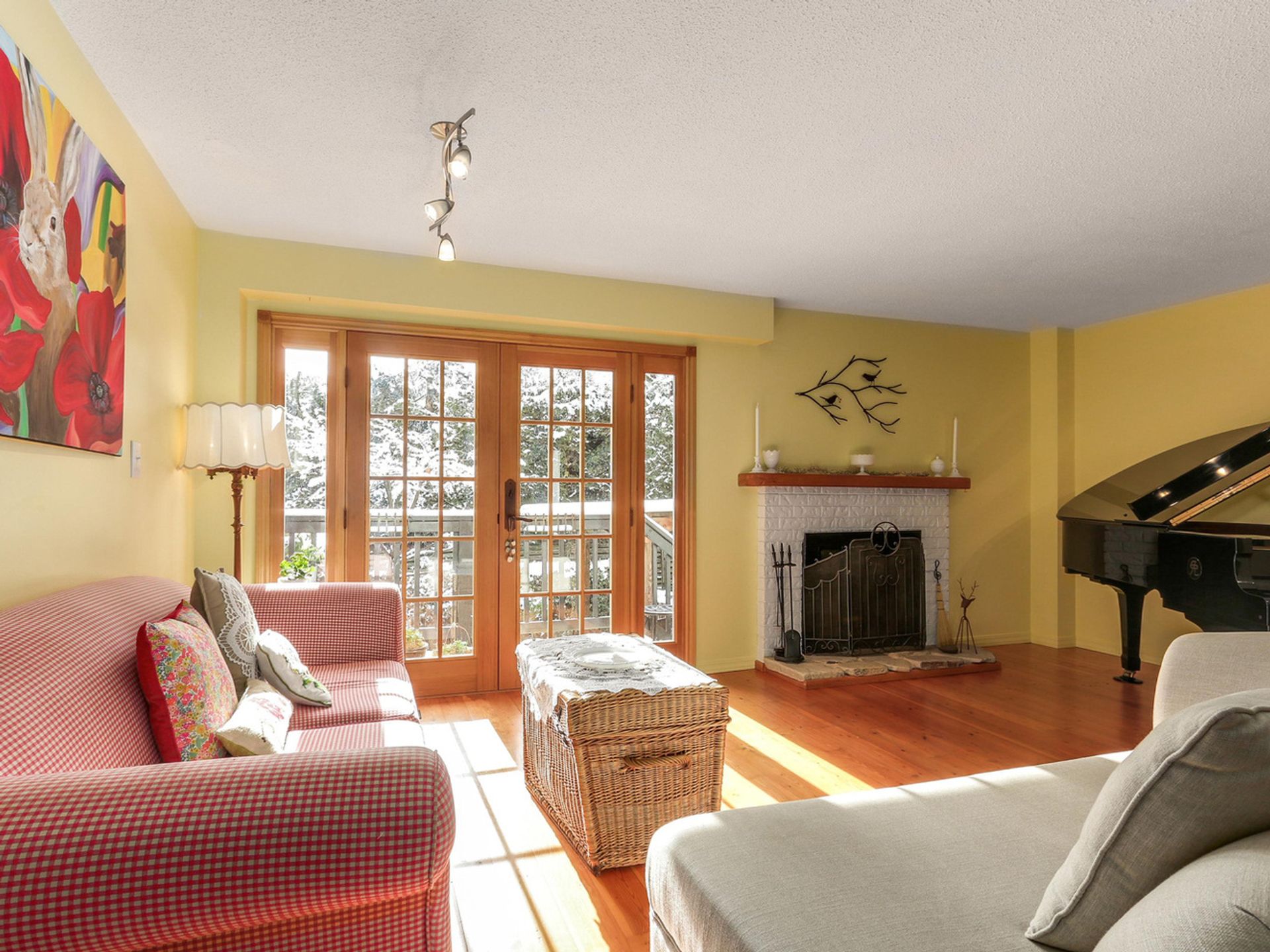 64012 at 1576 Mcnair Drive, North Vancouver