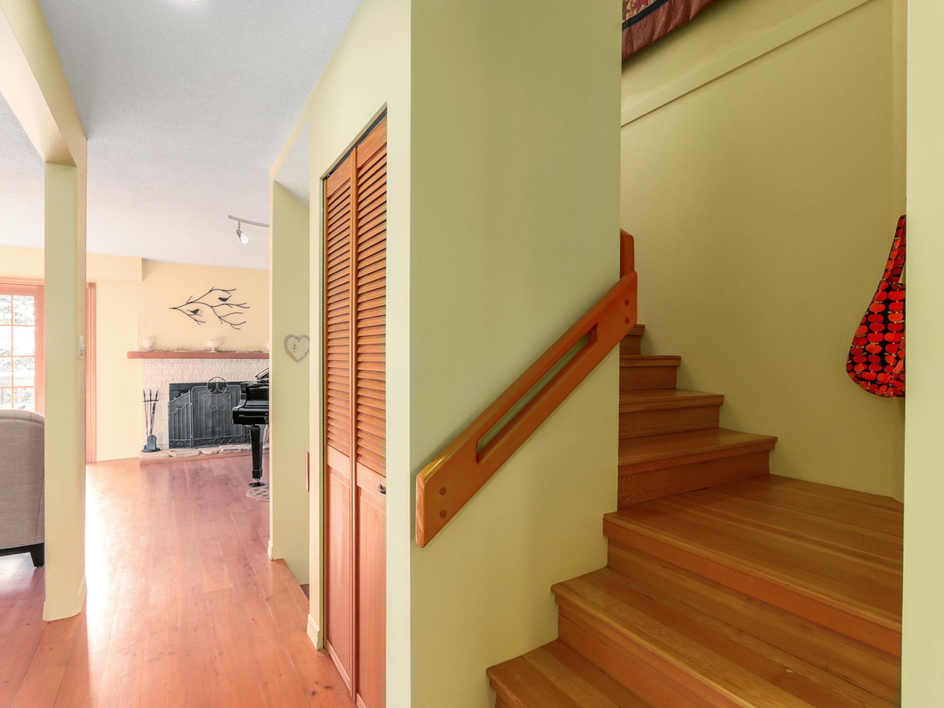 64027 at 1576 Mcnair Drive, North Vancouver