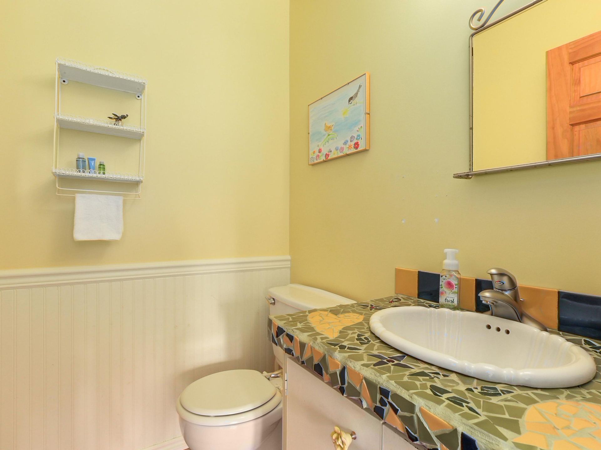 64033 at 1576 Mcnair Drive, North Vancouver