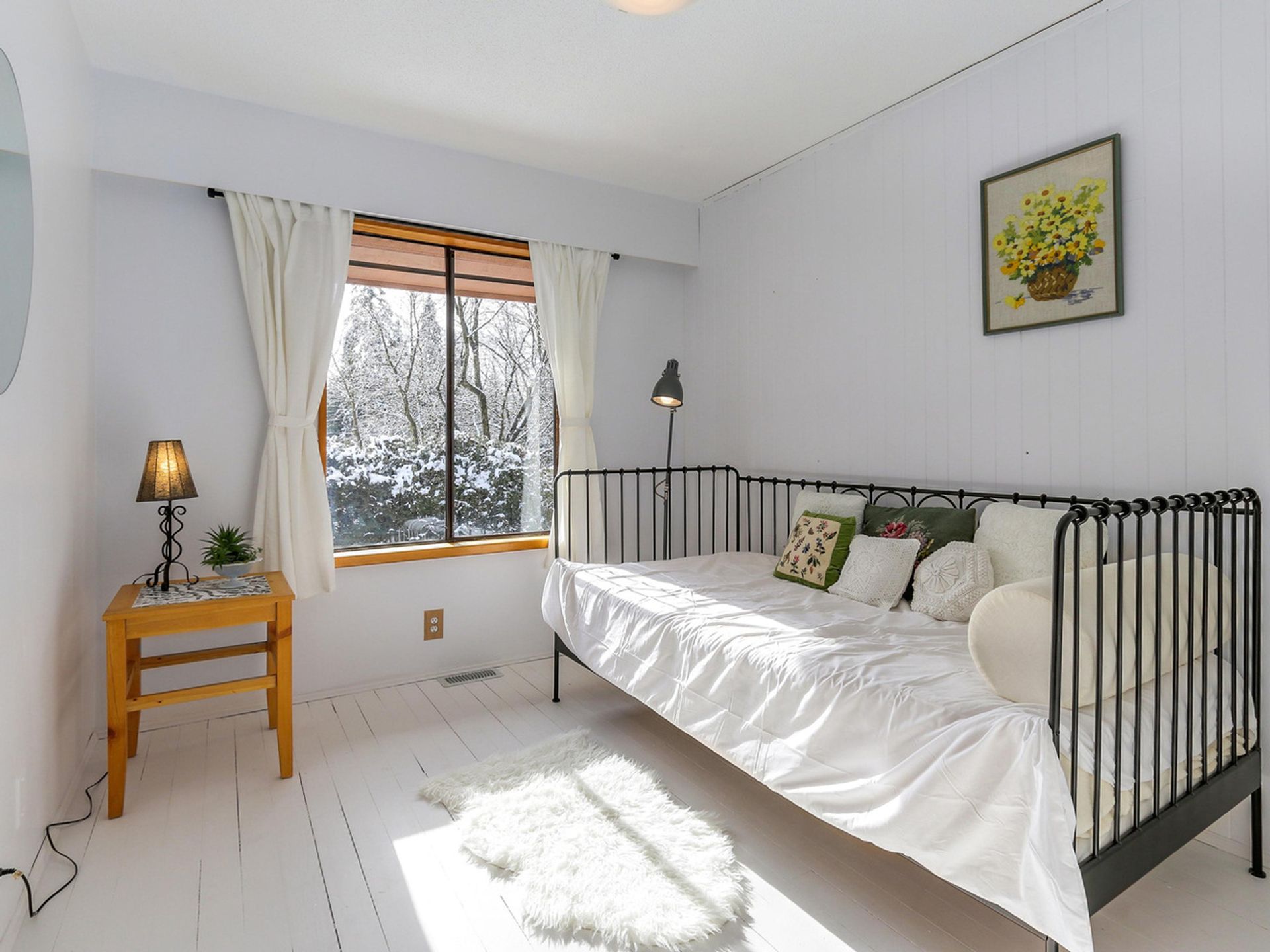 64036 at 1576 Mcnair Drive, North Vancouver