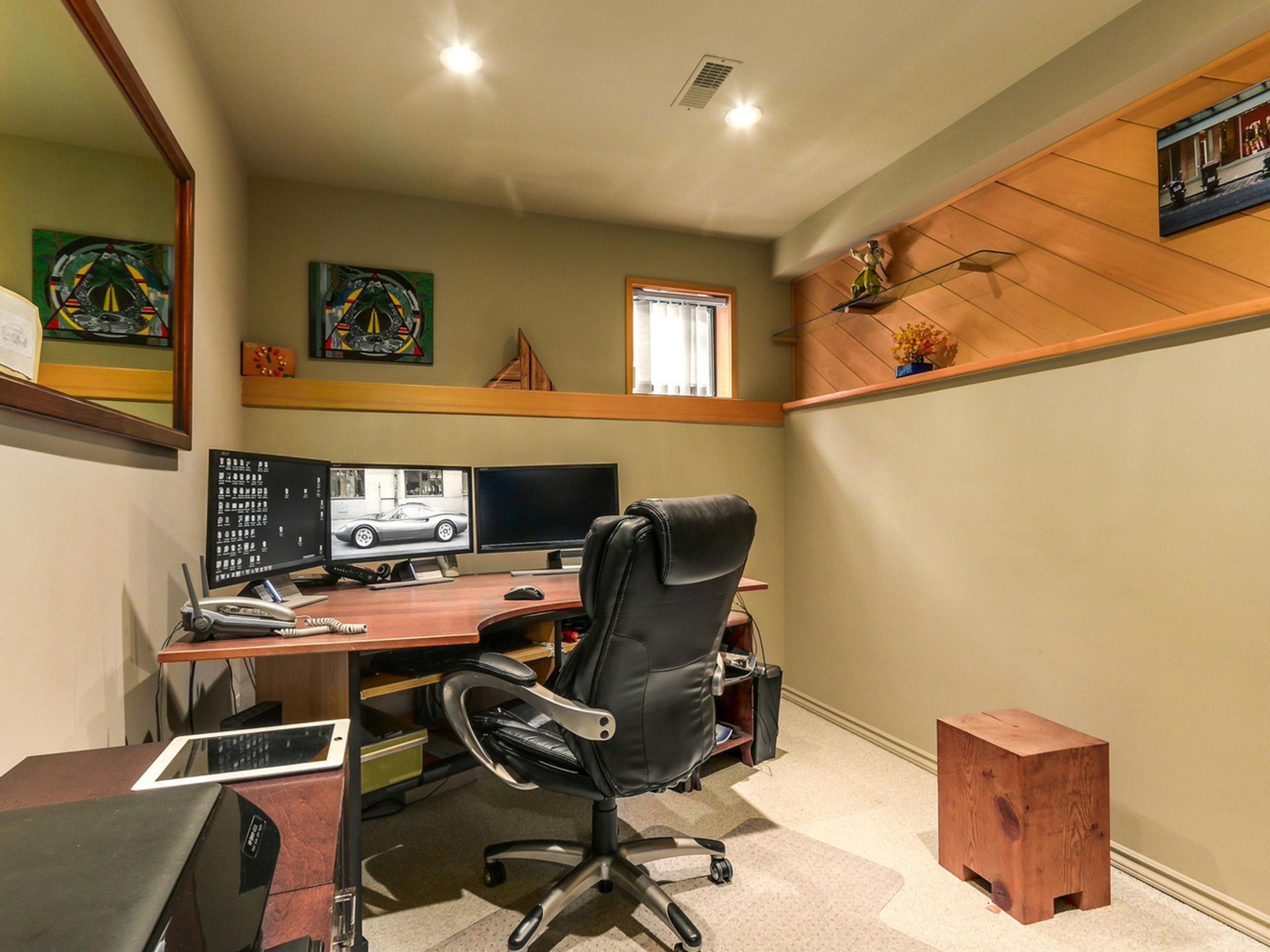 64048 at 1576 Mcnair Drive, North Vancouver