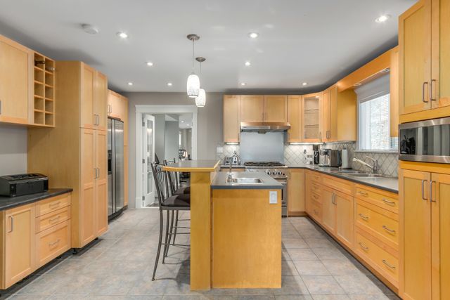 64123 at 1406 Coleman Street, North Vancouver