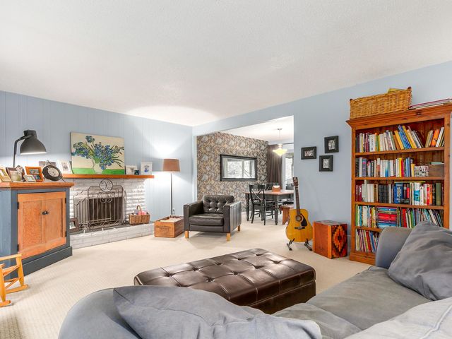 64293 at 1375 Plateau Drive, North Vancouver