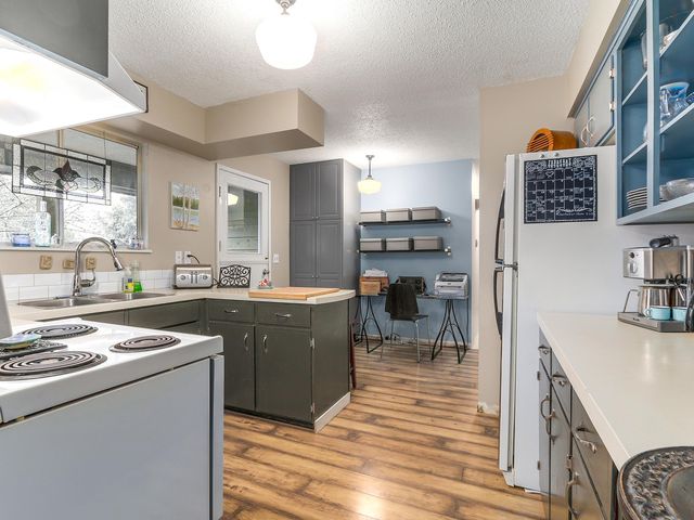 64302 at 1375 Plateau Drive, North Vancouver