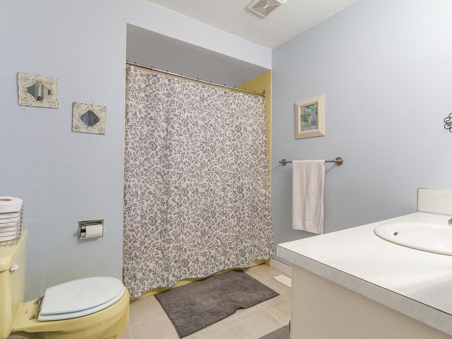 64311 at 1375 Plateau Drive, North Vancouver