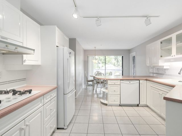 64448 at 303 - 3288 Capilano Crescent, North Vancouver