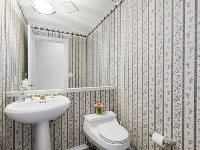 64478 at 303 - 3288 Capilano Crescent, North Vancouver