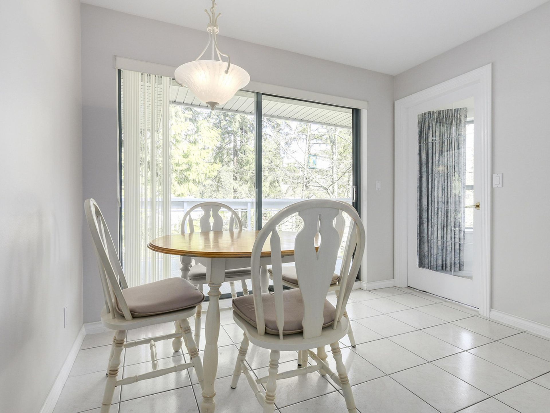 64454 at 303 - 3288 Capilano Crescent, North Vancouver