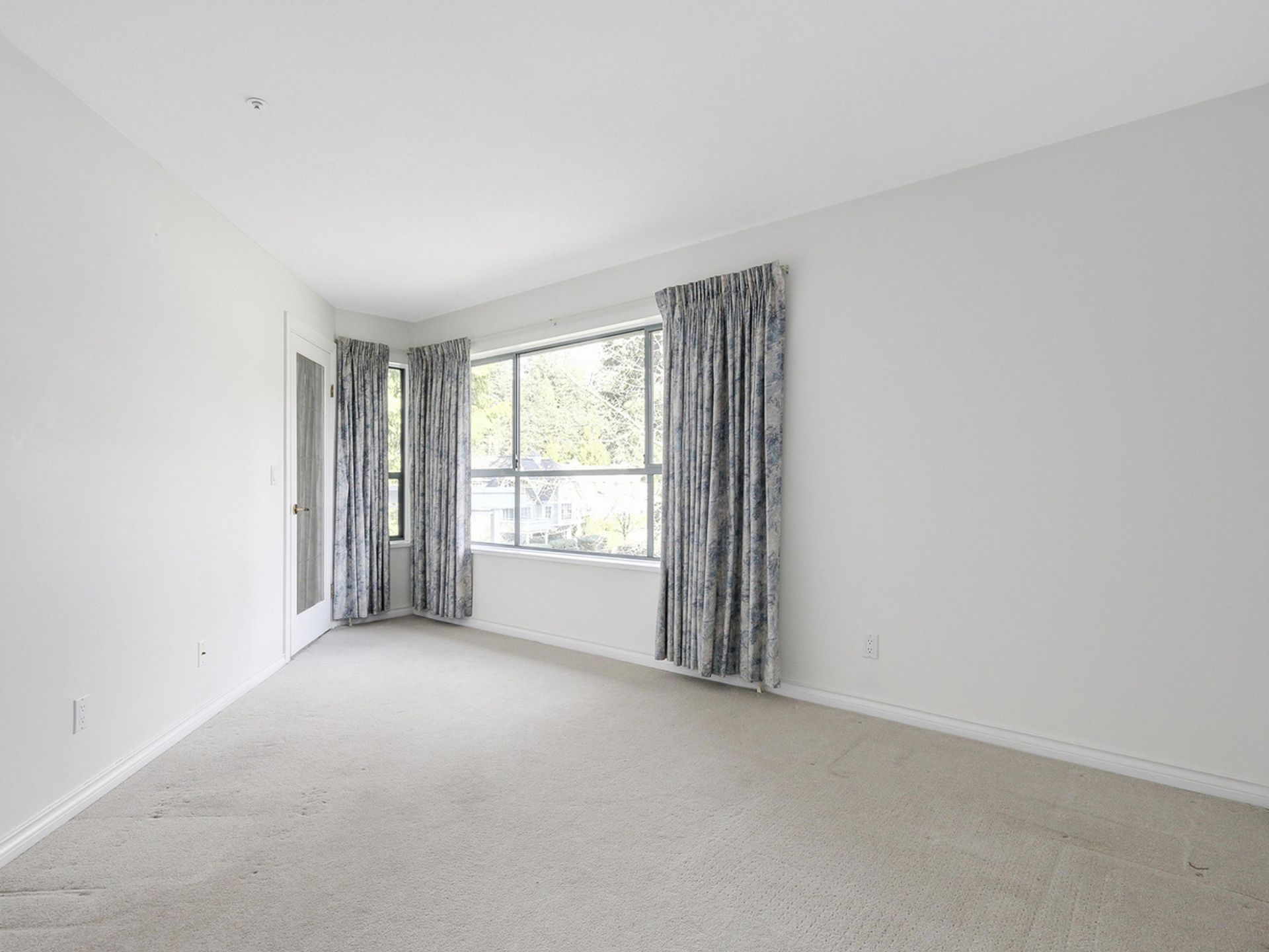 64475 at 303 - 3288 Capilano Crescent, North Vancouver