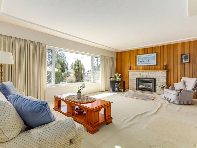 64665 at 834 16th Street E, North Vancouver